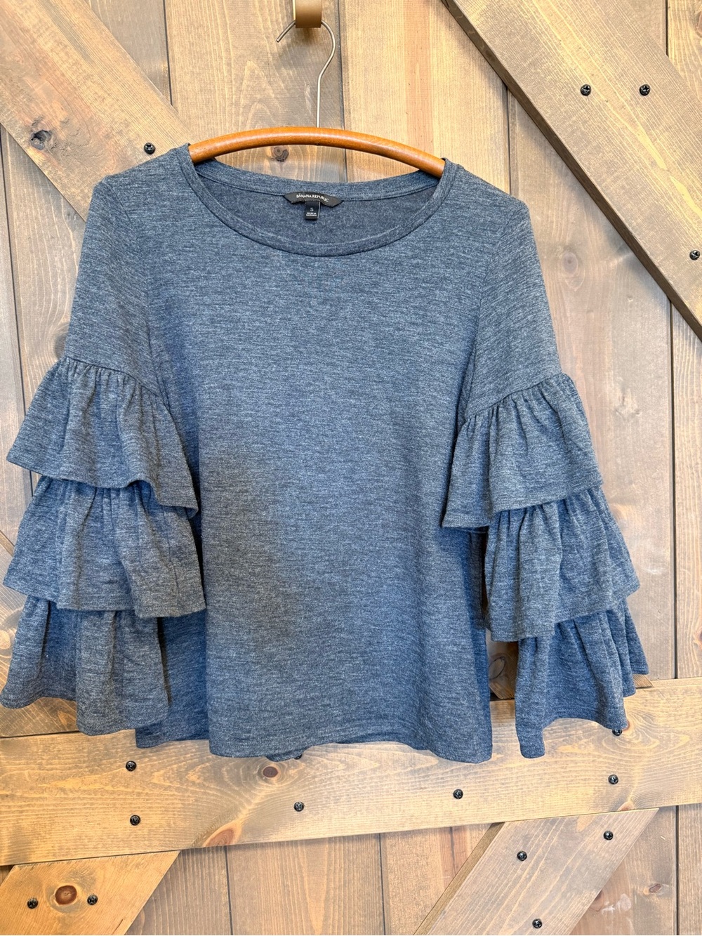 Banana Republic Heather Gray Tiered Ruffle Long Sleeve Tee